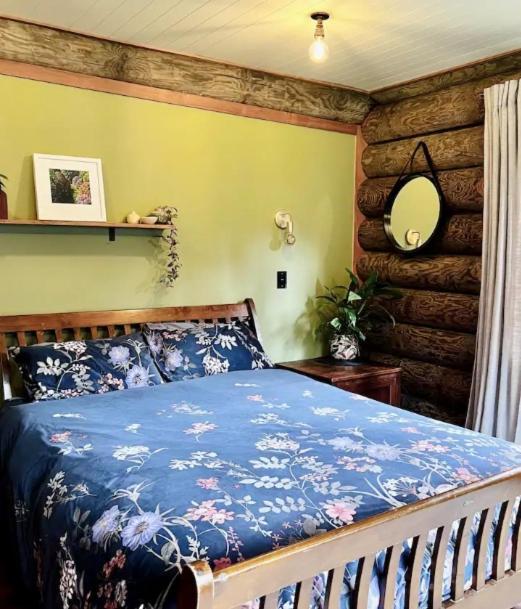 Coromandel Secluded Log Cabin Retreat Hikuai Dış mekan fotoğraf